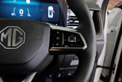 2025 MG HS Super Hybrid Essence AS33P MY25 Pearl White