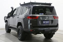 2024 Toyota Landcruiser VX