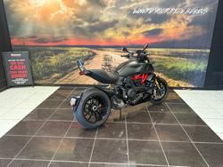 Ducati Diavel 1260 S Red