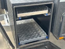 2022 JB Caravans 19'6 Dirt Road Xtreme Rear Door