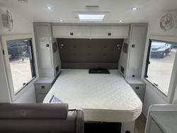 2022 JB Caravans 19'6 Dirt Road Xtreme Rear Door