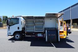 2013 Isuzu N Series NPR 400