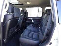 2016 Toyota Landcruiser Sahara VDJ200R 4X4 Dual Range Glacier White