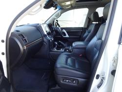 2016 Toyota Landcruiser Sahara VDJ200R 4X4 Dual Range Glacier White