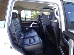 2016 Toyota Landcruiser Sahara VDJ200R 4X4 Dual Range Glacier White