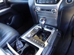 2016 Toyota Landcruiser Sahara VDJ200R 4X4 Dual Range Glacier White