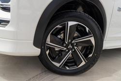 2022 Mitsubishi Eclipse Cross PHEV Exceed