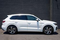 2021 Volkswagen Touareg 210TDI R-Line