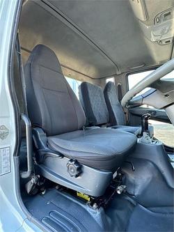 2010 Mitsubishi Fighter FM67FM 10.0