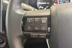 2025 Toyota Hilux SR