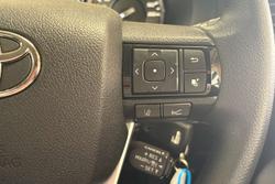 2025 Toyota Hilux SR