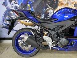 2025 Yamaha YZF-R3 BLUE