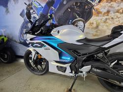 2025 Yamaha YZF-R3 WHITE