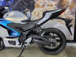 2025 Yamaha YZF-R3 WHITE