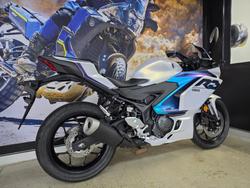2025 Yamaha YZF-R3 WHITE