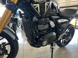 2025 Triumph Speed 400 Speed Four Black