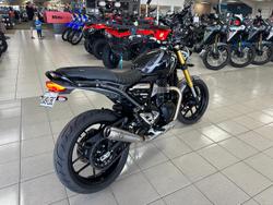 2025 Triumph Speed 400 Speed Four Black