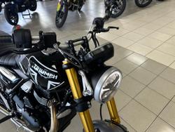 2025 Triumph Speed 400 Speed Four Black