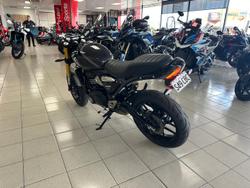 2025 Triumph Speed 400 Speed Four Black
