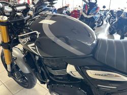 2025 Triumph Speed 400 Speed Four Black
