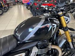 2025 Triumph Speed 400 Speed Four Black