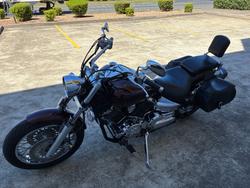 2007 Yamaha XVS1100 V-STAR CUSTOM Red