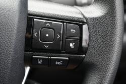 2025 Toyota Hilux SR 48V