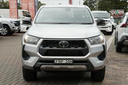 2025 Toyota Hilux SR 48V