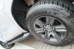 2025 Toyota Hilux SR 48V