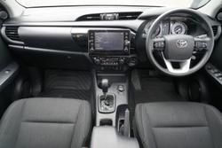 2025 Toyota Hilux SR 48V