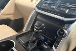 2024 Toyota Landcruiser VX