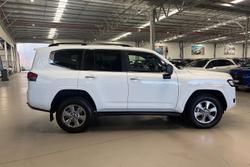 2024 Toyota Landcruiser Sahara