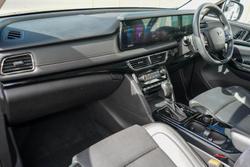 2025 Mahindra XUV700 AX7L