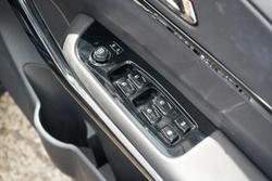 2025 Mahindra XUV700 AX7L