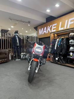 2025 BMW Motorrad 2025 BMW 1170CC R12 S Lava orange metallic. (07-07)