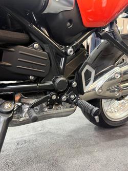 2025 BMW Motorrad 2025 BMW 1170CC R12 S Lava orange metallic. (07-07)