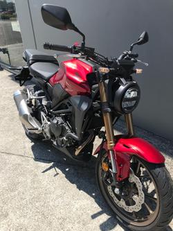2025 Honda CB300R (CB300RA)