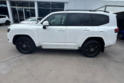 2024 Toyota Landcruiser GXL