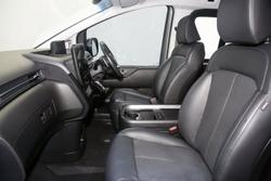 2022 Hyundai STARIA Elite