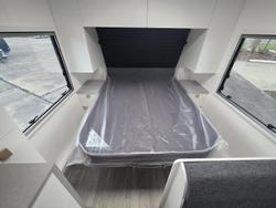 2025 New Age Caravans Manta Ray Mr19er Expedition