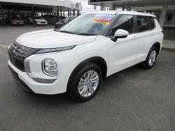 2025 Mitsubishi Outlander ES