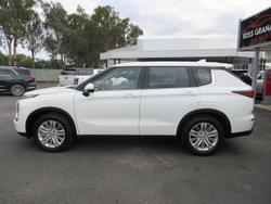 2025 Mitsubishi Outlander ES