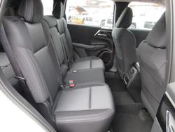 2025 Mitsubishi Outlander ES
