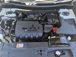 2018 Mitsubishi Outlander ES ADAS