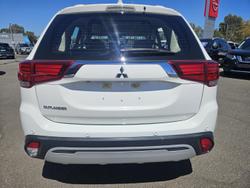 2018 Mitsubishi Outlander ES ADAS