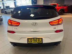 2017 Hyundai i30 SR Premium PD MY18 Polar White