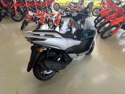 2025 CFMOTO 2025 CF Moto 150CC 150SC Scooter Space Silver