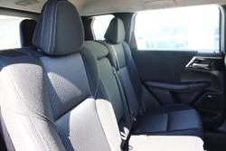 2025 Mitsubishi Outlander ES