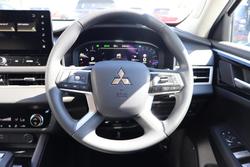 2025 Mitsubishi Outlander ES