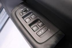 2023 Volvo XC60 Recharge Ultimate T8 Plug-In Hybrid